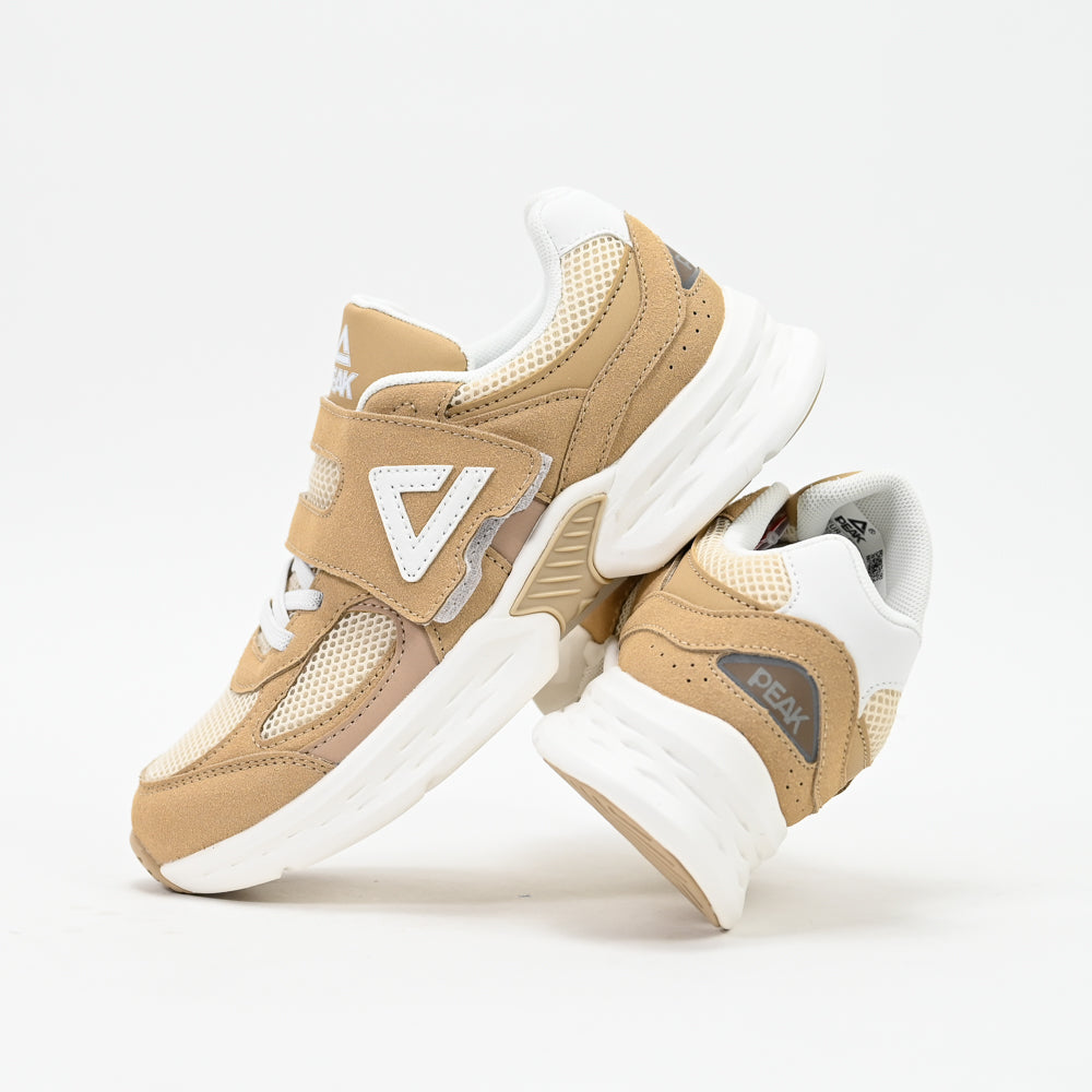 PEAK FOOTWEAR