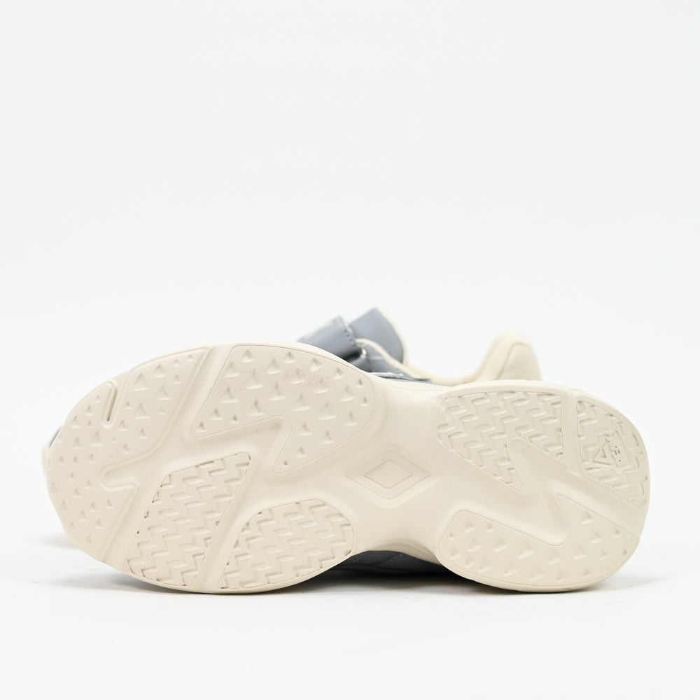 PEAK FOOTWEAR