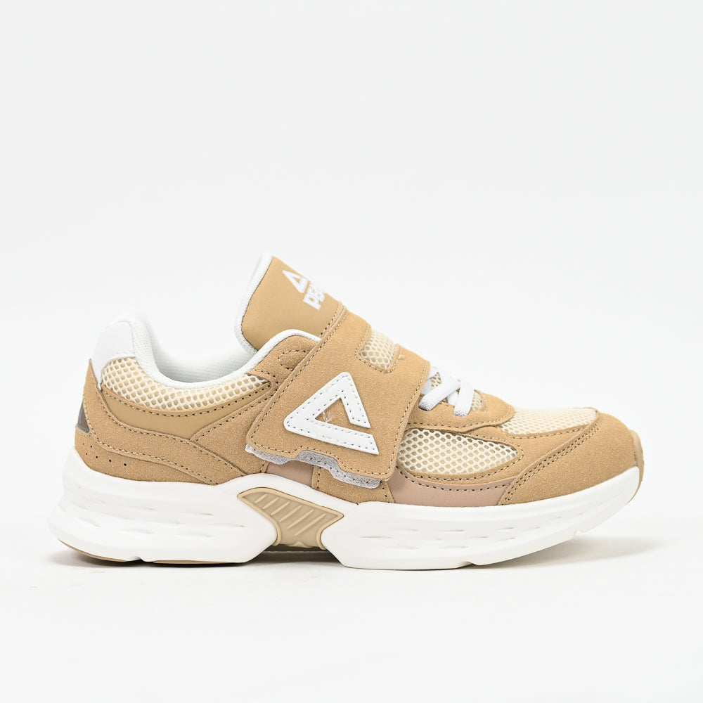 PEAK FOOTWEAR