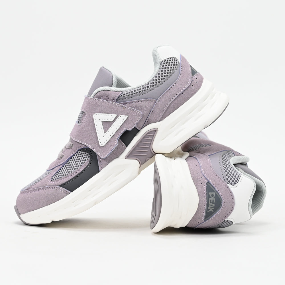 PEAK FOOTWEAR