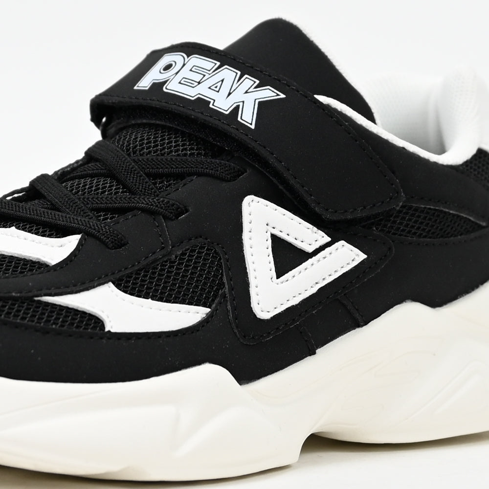 PEAK FOOTWEAR