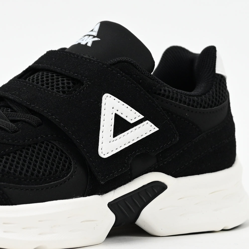 PEAK FOOTWEAR