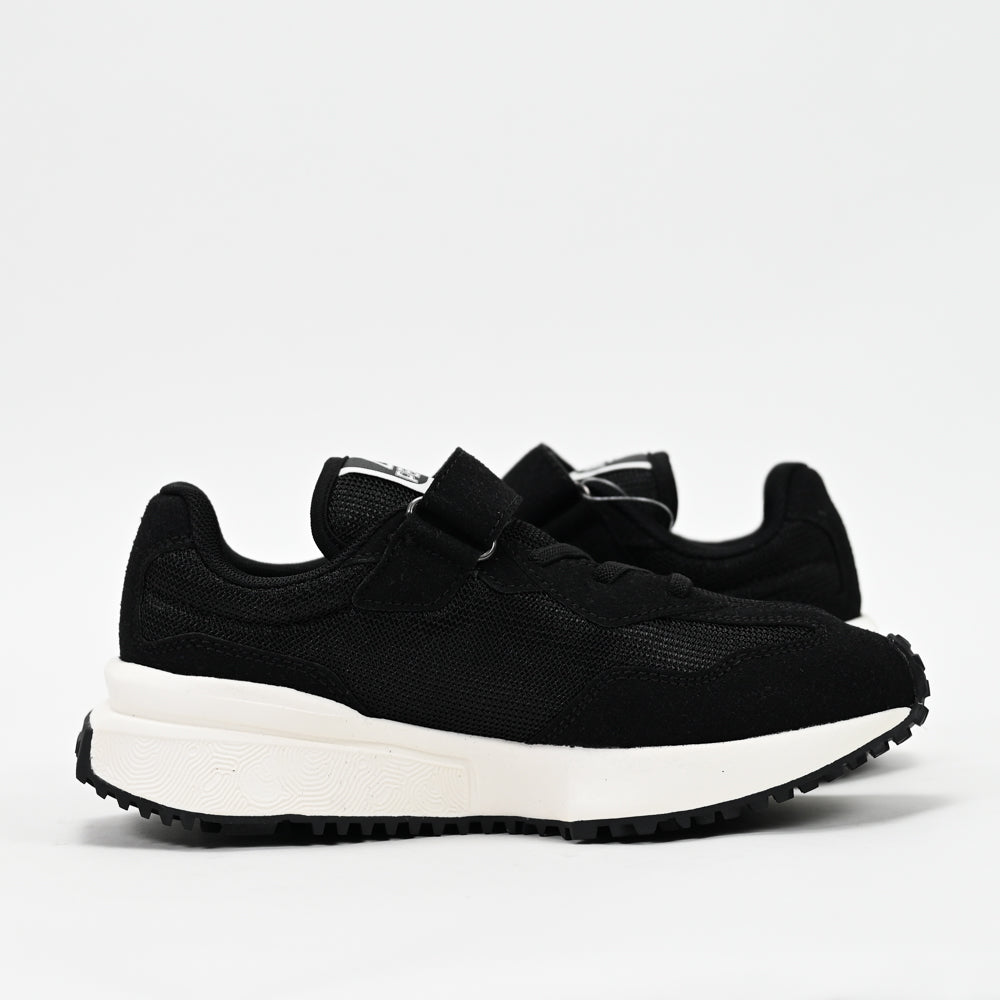 PEAK FOOTWEAR