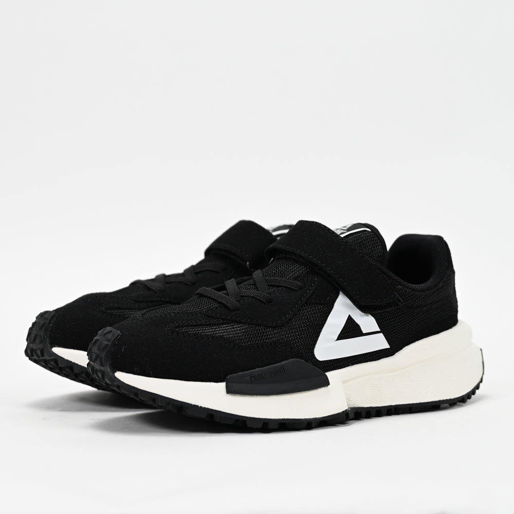 PEAK FOOTWEAR