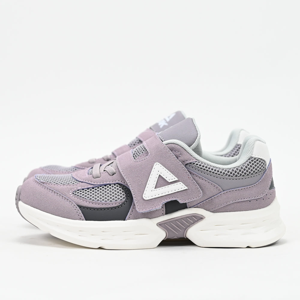 PEAK FOOTWEAR
