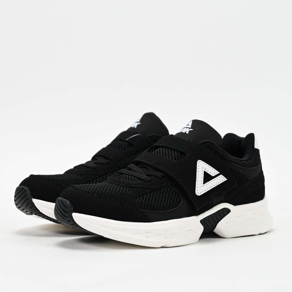 PEAK FOOTWEAR