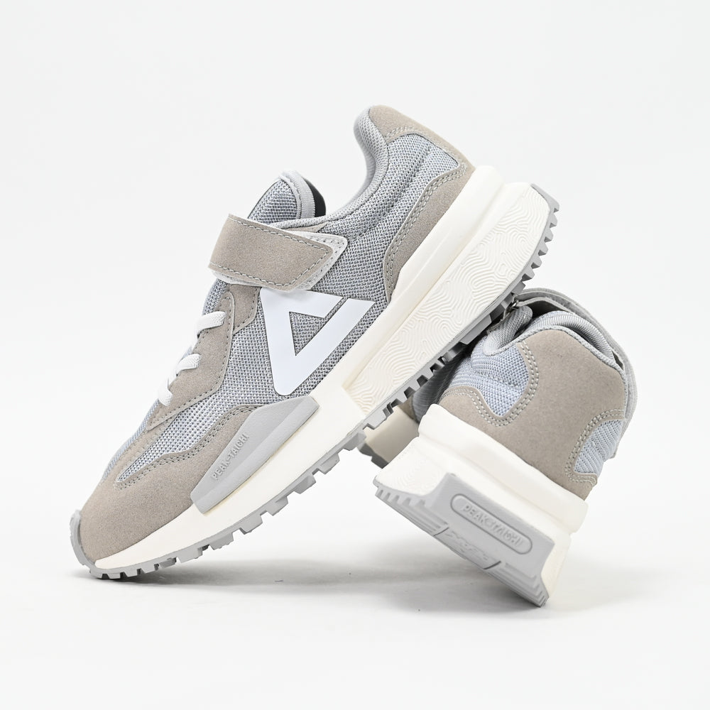 PEAK FOOTWEAR