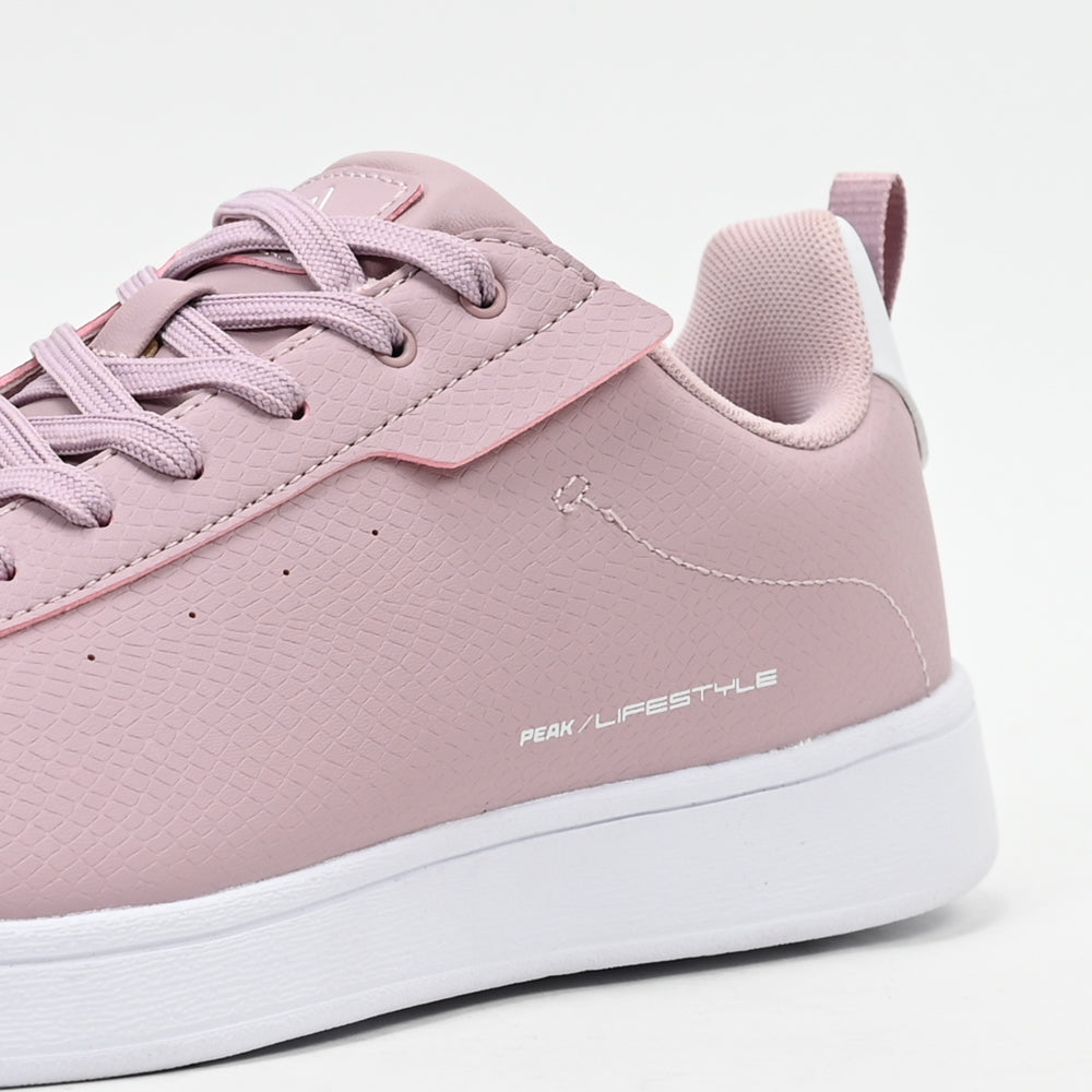 PEAK FOOTWEAR