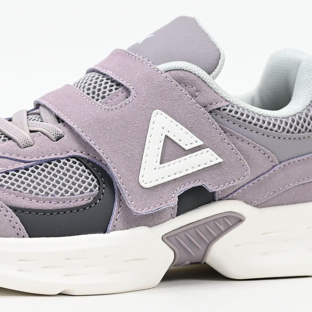 PEAK FOOTWEAR