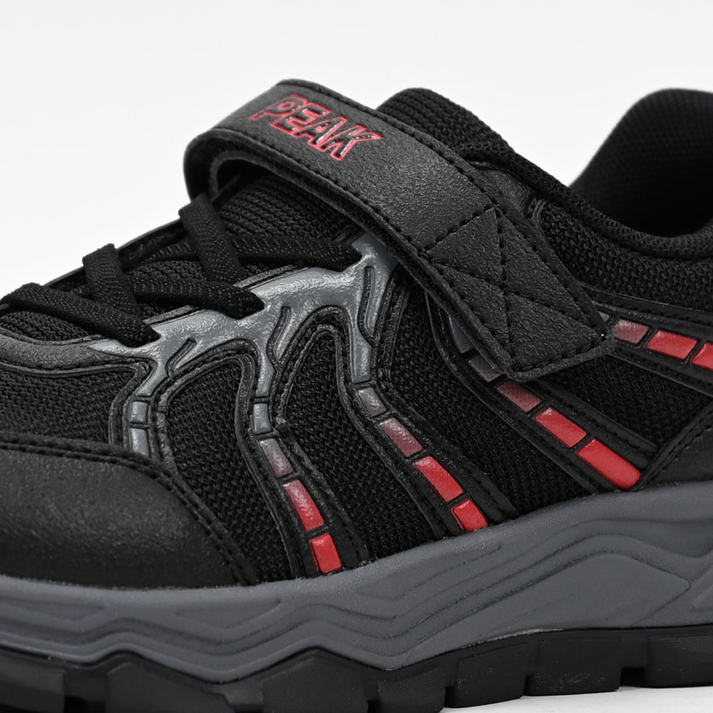 PEAK FOOTWEAR