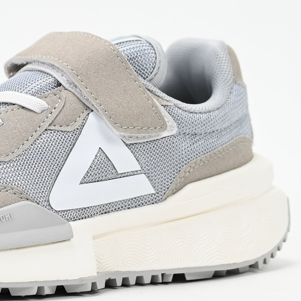 PEAK FOOTWEAR