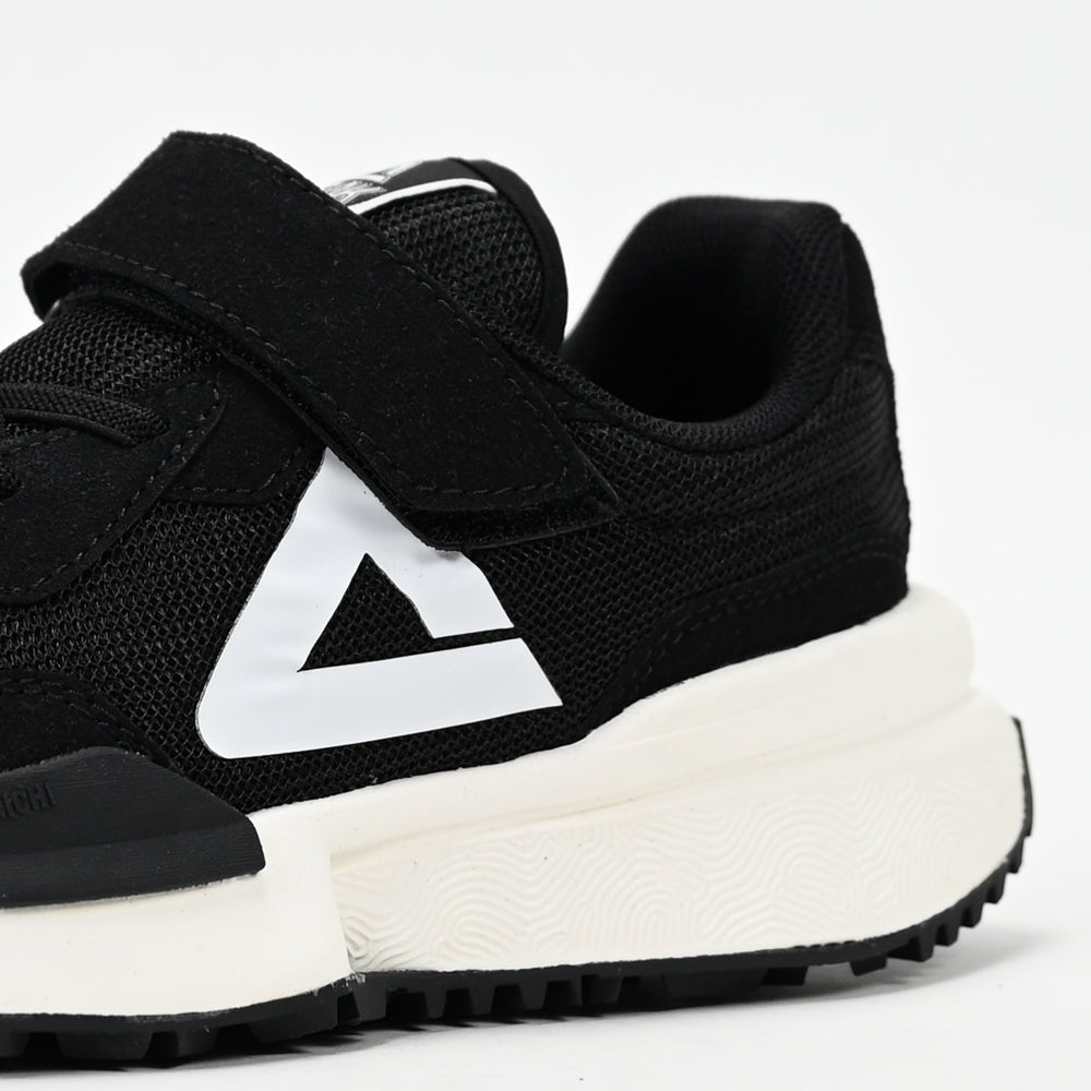 PEAK FOOTWEAR